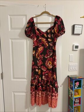 Black Floral Puff-Sleeve Midi Dress